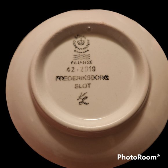 Royal Copenhagen Denmark 3" Blue Plates Kongens Livgarde Frederiksborg Slot EUC - Picture 5 of 5